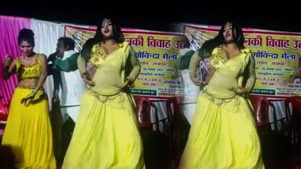 Azamgarh में राम जानकी विवाह उत्सव में भोजपुरी गानों पर अश्लील डांस, वीडियो वायरल होने पर मुकदमा दर्ज