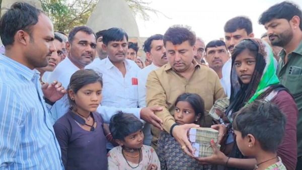 7 अनाथ बहनों की मदद के लिए लोगों ने 4 दिन में जुटाए 2.5 करोड़ रुपए, माता-पिता के बाद इकलौते भाई की भी मौत