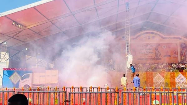 Shahdol News : राष्ट्रपति द्रोपति मुर्मू के मंच में लगा था मधुमक्खी का छत्ता, ऐन वक्त में प्रशासन ने हटवाया