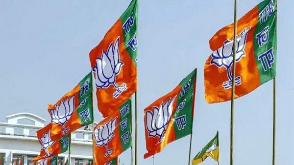 Gujarat BJP Rebel MLAs पर गिरी गाज, सात बागी विधायकों को 6 साल के लिए निलंबित किया गया
