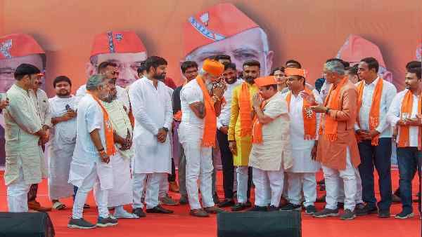 गुजरात चुनाव में बीजेपी को सता रहा है बागियों का डर, इन सीटों को लेकर बढ़ गई है चिंता