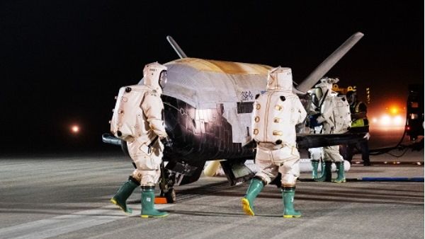 NASA के रनवे पर उतरा 'रहस्यमी ' स्पेसक्राफ्ट, 3 साल से लगा रहा था पृथ्वी के चक्कर