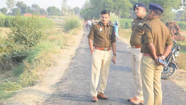 Azamgarh : युवती का सिर, हाथ-पैर काटकर कुएं में फेंका, सब कुछ मिला लेकिन सिर नहीं, पहचान करना मुश्किल