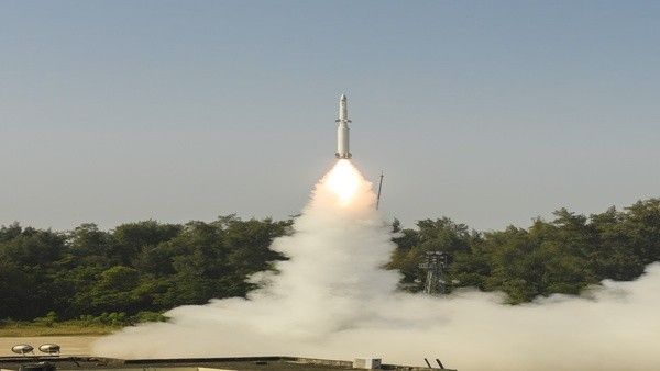 AD-1 Missile: अब 5000 km दूर से दागी गई बैलिस्टिक मिसाइलों को तबाह कर सकता है भारत