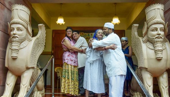 Parsi community in Gujarat Election: गुजरात का पारसी समुदाय जिसकी राजनीति में रत्तीभर भी रुचि नहीं