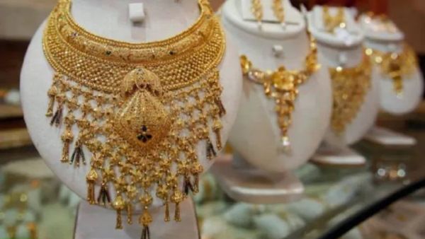 Gold Price in India: कई दिनों की तेजी के बाद सोने की कीमतों में गिरावट, जानें आज का भाव