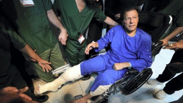 'मेरे दाहिने पैर से तीन गोलियां निकाली गईं...' पाकिस्तान के पूर्व PM इमरान खान ने हमले को लेकर किया ये दावा