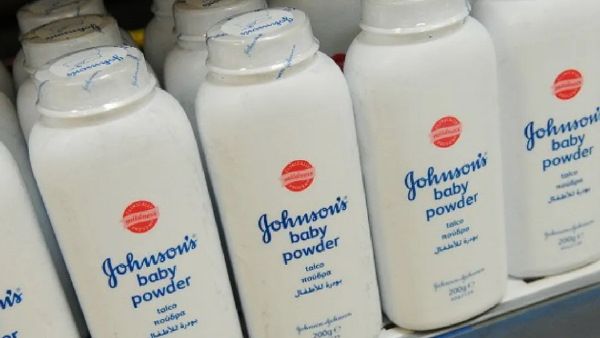 Johnson & Johnson: बॉम्बे हाईकोर्ट J&J को बेबी पाउडर बनाने की दी इजाजत, लेकिन ब्रिक्री पर लगाई रोक