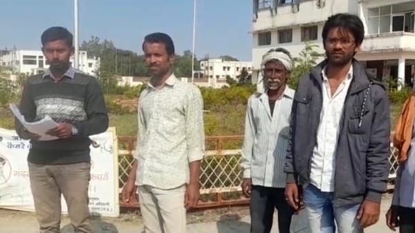 Satna News : रोजगार सहायक ने पूरे परिवार को बनाया मजदूर, घोटाले में पत्नी को भी किया शामिल