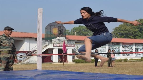 Jabalpur News: अग्निवीर बनने युवतियों में भी होड़, जुनून देखकर सेना के अफसर भी हैरान