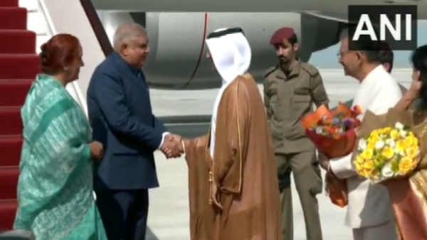 FIFA World cup 2022 की ओपनिंग सेरेमनी का हिस्सा बनने के लिए कतर पहुंचे उपराष्ट्रपति जगदीप धनखड़