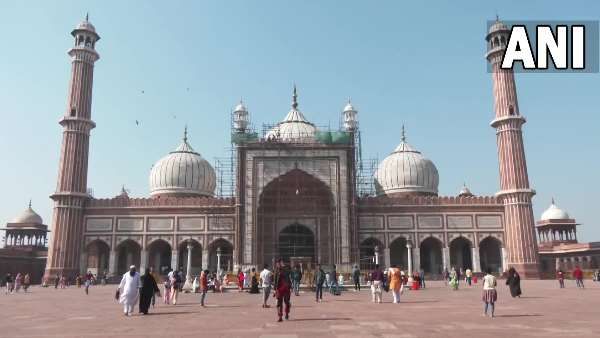 Jama Masjid: 'जब लड़कियां गलत हरकतें करती हैं...', जामा मस्जिद के PRO ने बताई महिलाओं पर बैन की वजह