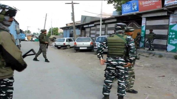 Jammu Kashmir के पत्रकारों में आतंकी खौफ, धमकी मिलने के बाद 5 Journalist ने दिया इस्‍तीफा