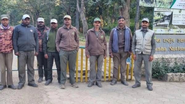 Mandla News: कान्हा नेशनल पार्क के गाइड्स की मांग, सरकारी महकमे की तरह हमारा भी बढ़ाओं मेहनताना