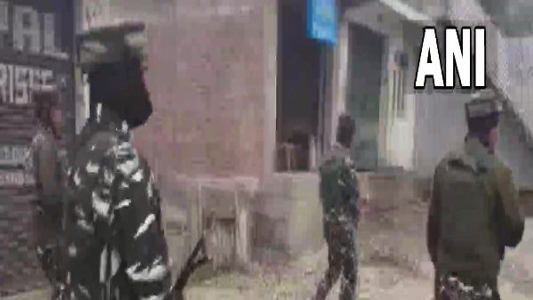 J&K: अवंतीपोरा एनकाउंटर में कश्‍मीर पुलिस और सेना ने 4 आतंकियों को मार गिराया