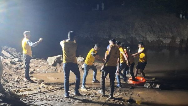 Sikar : खंडेला की खदान डूबने से मामा- भांजा की मौत, परिजनों ने मांगा 50 लाख का मुआवजा व सरकारी नौकरी