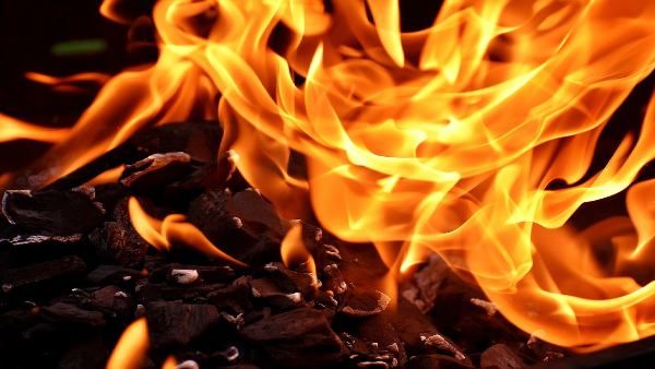 चीन में उइगर मुस्लिमों के क्षेत्र में भीषण आग से तहलका, अभी तक 10 लोगों की मौत की खबर