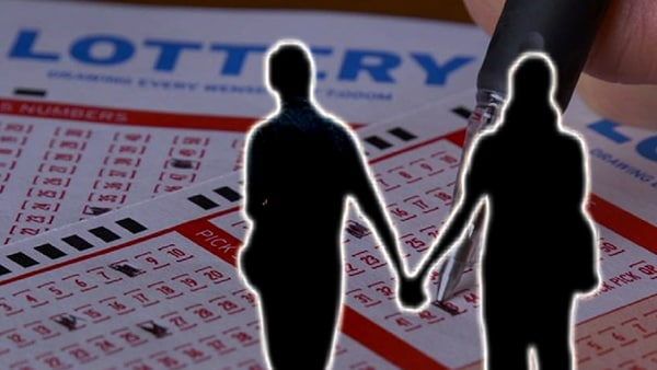 लॉटरी ना लगती तो अच्छा था! शख्स ने जीते 1.3 करोड़, पूरी रकम लेकर बीवी ब्वॉयफ्रेंड के साथ भागी