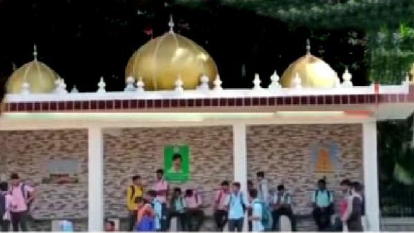 मस्जिद के गुंबद की तरह बनाया गया बस स्‍टॉप शेल्टर्स, भड़के भाजपा सांसद बोले- मैं खुद गिरा दूंगा