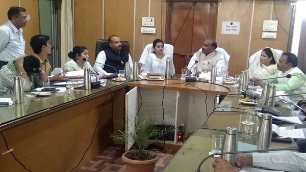 भाजपा MLA बोले- मुरैना के डाकुओं से हमें काम नहीं कराना, बीना नपा ने किया ब्लैक लिस्ट