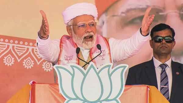 Gujarat Election कैंपेन में PM मोदी आक्रामक, राहुल गांधी और मेधा पाटकर की पदयात्रा पर बोला हमला