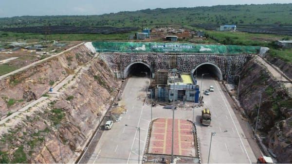 Mohania Tunnel : बगैर लोकार्पण के ही मोहनिया सुरंग से वाहनों की आवाजाही शुरू, PM मोदी करेंगे उद्घाटन
