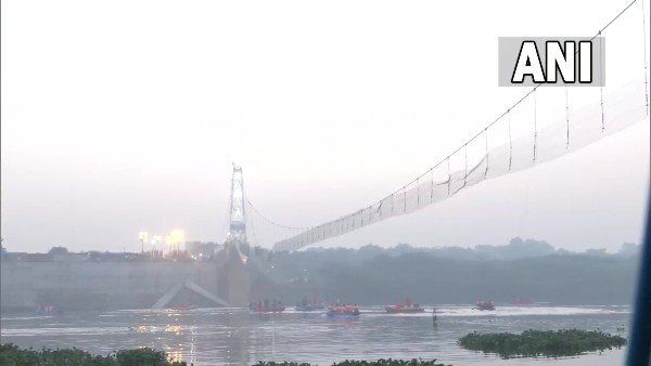 Morbi Bridge Collapse: ठेका लिया 2 करोड़ का और खर्च किए 12 लाख, पैसे कमाने के लालच से हुआ इतना बड़ा हादसा