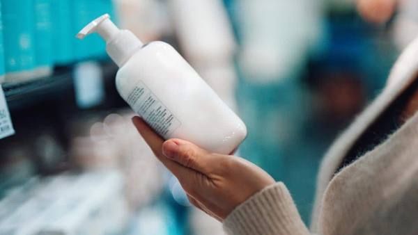 Harmful Beauty Products: सेहत से समझौता करती सौंदर्य उत्पाद बेचने वाली कंपनियां