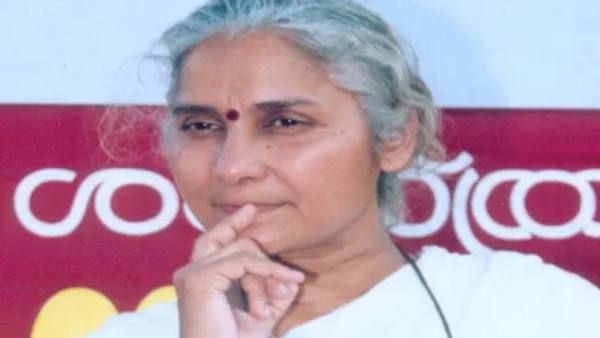 Medha Patkar: मेधा पाटकर कैसे बन गई गुजरात का चुनावी मुद्दा