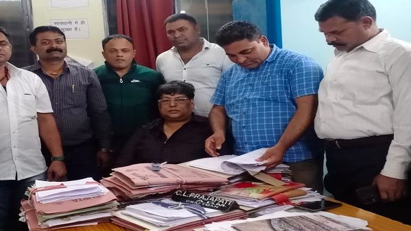 MP में PWD का भ्रष्ट सब इंजीनियर 7 लाख रुपए की रिश्वत लेते धराया, लोकायुक्त ने रंगे हाथ पकड़ा