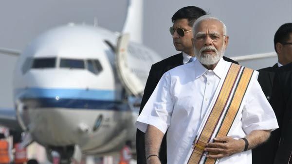 उत्तर प्रदेश: प्रधानमंत्री नरेंद्र मोदी Kashi Tamil Sangmam का शुभारंभ करने के लिए वाराणसी पहुंचे