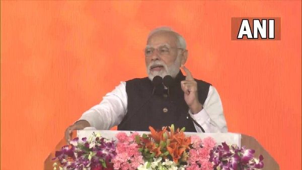 'जब दुनिया संकट से जूझ रही है, तब भारत नए कीर्तिमान स्थापित कर रहा है'- विशाखापट्टनम में बोले PM मोदी