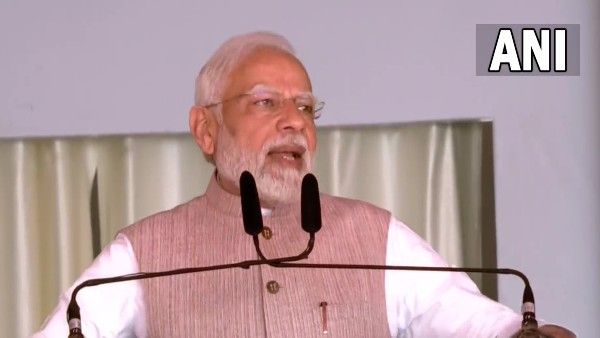 'भारत का अतीत, इतिहास, वर्तमान और भविष्य आदिवासी समाज के बिना पूरा नहीं होता', मानगढ़ में बोले पीएम मोदी