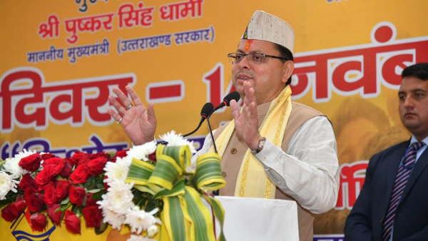 Uttarakhand निराश्रितों और बेसहारा बच्चों को सहायता, सहयोग के लिए समय निकालना मानवता की बड़ी सेवा:सीएम धामी