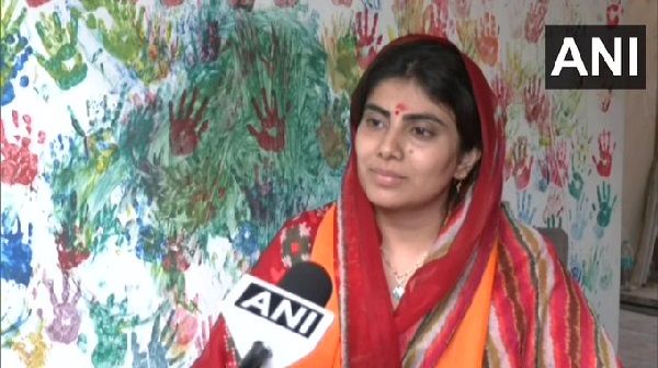 'मेरे लिए कुछ भी मुश्किल नहीं', ससुर और ननद की तरफ से विरोध में प्रचार किए जाने पर रिवाबा का आया बयान