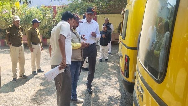 स्कूल बस में छात्रा से छेड़छाड़, बाल संरक्षण अधिकार आयोग ने एसपी को दिया नोटिस, मांगा जवाब