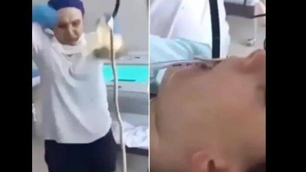 Shocking : महिला के मुंह से निकला 4 फीट लंबा सांप, निकलते ही डॉक्टर पर किया हमला, देखें VIDEO