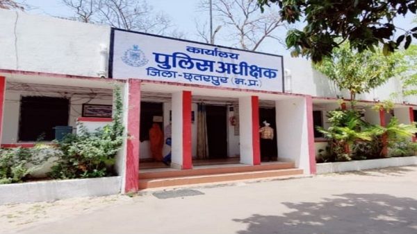 गौ-हत्या की कथा में असमर्थता जताई तो पंडित का गांव से बहिष्कार, अब प्रताड़ित कर रहे दबंग