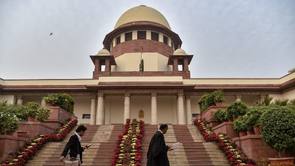 11 दोषियों की रिहाई पर सुप्रीम कोर्ट पहुंची बिल्किस बानो, CJI करेंगे जांच