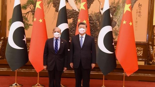 चीनी मजदूरों को बुलेट प्रूफ कार देगा पाकिस्तान, शी जिनपिंग की शर्तों को शहबाज शरीफ ने माना