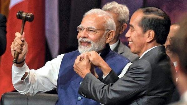 विश्वशक्ति बनने के सफर पर निकला भारत, इंडोनेशिया में सौंपी गई G20 की अध्यक्षता, ऐतिहासिक दिन