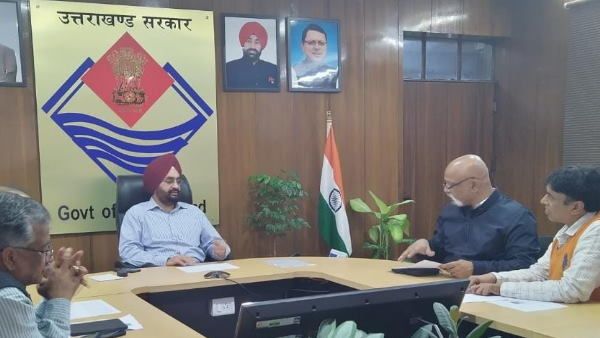 Uttarakhand धामी सरकार की पहल, अपणि सरकार पर मिलेगी घर बैठे 427 सेवाएं, ये है फायदे