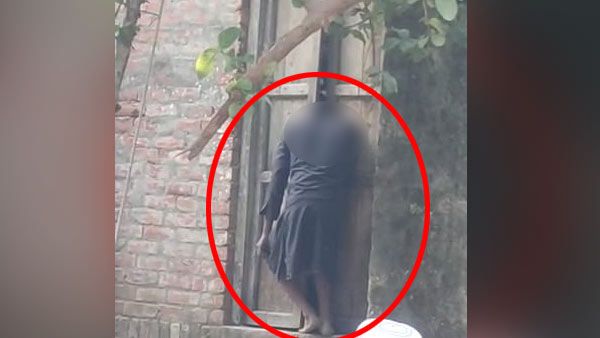 Varanasi News : दरवाजे में फंसी चोर की गर्दन, न अंदर जा सका और न बाहर, हुई दर्दनाक मौत