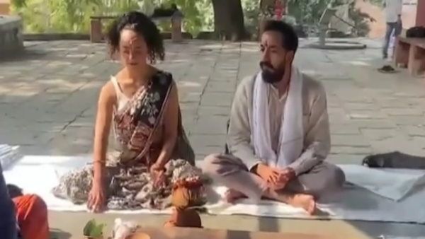 वाराणसी में की विदेशी जोड़े ने हिन्दू विधि विधान से शादी, सात फेरे लेकर जन्मों के बंधन में बंधे डेनियला और ईवान