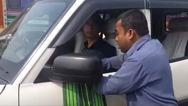 VIDEO: अधिकारी के सामने कुत्ते की तरह भौंकने लगा शख्स, वजह जानकर रह जाएंगे हैरान