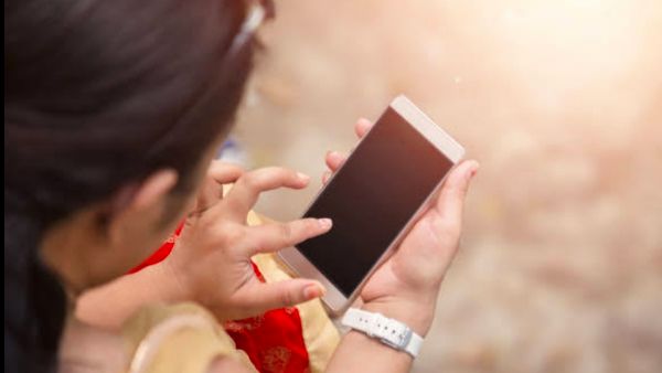 New SMS Rule: अब 24 घंटे के लिए SMS सर्विस होगी बंद, जानिए क्या है नया सरकारी आदेश?