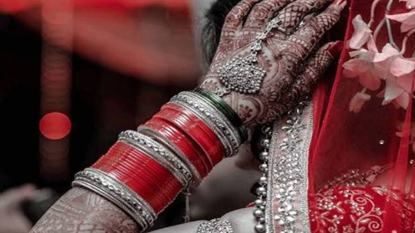 Bhopal Crime News : रोज ब्यूटी पार्लर में मेकअप कराने के दौरान दुल्हन की बहन का डेढ़ लाख रुपए का हार चोरी