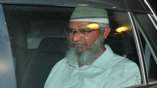 FIFA WC 2022: कतर ने जाकिर नाइक को बुलाया, BJP नेता ने की भारतीयों से बहिष्कार की अपील