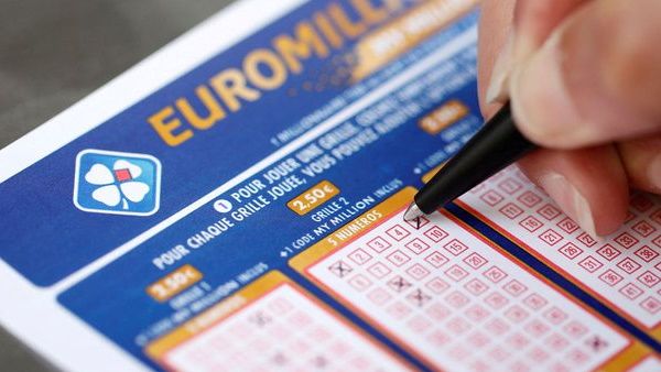 Belgium Lottery: लॉटरी जीत एक साथ पूरा गांव बन गया करोड़पति, जानें हर परिवार के खाते में आए कितने करोड़
