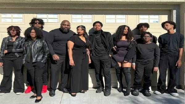 16 की उम्र में दिया पहले बच्चे को जन्म, 28 साल तक बनीं 9 बच्चों की मां, ऐसे रखती हैं अपना फिगर मेंटेन